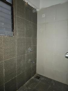 Common Bathroom One Image of 630 Sq.ft 1.5 BHK Apartment / Flat for rent in Majestique Palm Atlantis, Wagholi Pune for Rs. 15500