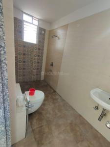 Bathroom Image of 1570 Sq.ft 3 BHK Apartment / Flat for rent in Maharshee Shashi Sharad Apartments, Shankar Nagar Nagpur for Rs. 27000
