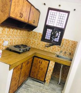 Kitchen Image of 500 Sq.ft 1 BHK Builder Floor for rent in Ramesh Nagar New Delhi for Rs. 17999