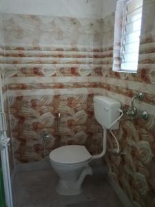 Bathroom Image of 470 Sq.ft 1 BHK Apartment / Flat for sale in Kalikapur Kolkata for Rs. 2100000