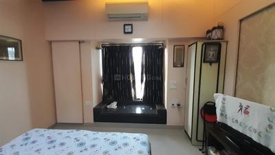 Bedroom Image of 900 Sq.ft 3 BHK Apartment / Flat for rent in Vile Parle East Mumbai for Rs. 90000
