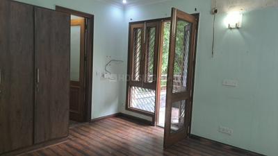Bedroom Image of 5000 Sq.ft 4 BHK Builder Floor for rent in Maharani Bagh New Delhi for Rs. 250000