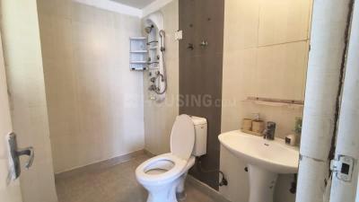 Bathroom Image of 1500 Sq.ft 3 BHK Apartment / Flat for sale in Mahagun Moderne, Sector 78 Noida for Rs. 21200000