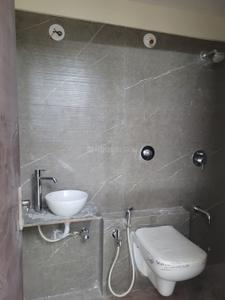 Bathroom Image of 700 Sq.ft 2 BHK Apartment / Flat for sale in Malad West Mumbai for Rs. 15500000