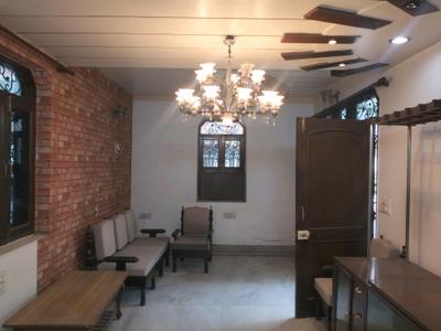 Living Room Image of 1050 Sq.ft 3 BHK Apartment / Flat for sale in GH 14 DDA MIG, Paschim Vihar New Delhi for Rs. 15500000
