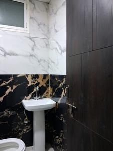 Common Bathroom Image of 650 Sq.ft 1 BHK Apartment / Flat for sale in Aashi Modern Apartment 2, Sector 73 Noida for Rs. 2790000