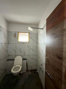 Bathroom Image of 650 Sq.ft 1 BHK Apartment / Flat for rent in Vallabh Vidhyanagar Anand for Rs. 11000