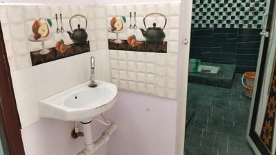 Bathroom Image of 1000 Sq.ft 2 BHK Independent House for rent in Palangantham Madurai for Rs. 10000