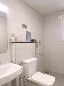 Common Bathroom Image of 1424 Sq.ft 3 BHK Apartment / Flat for sale in Provident Bayscape, Kelambakkam Chennai for Rs. 10400000