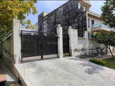 Image of 390 Sq.ft Residential Plot / Land for sale in Sector 14, Noida for Rs. 160000000