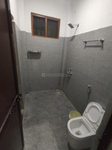 Bathroom Image of 1500 Sq.ft 3 BHK Builder Floor for rent in Sultanpur Road Lucknow for Rs. 13500