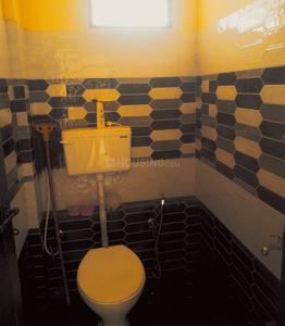 Bathroom Image of 400 Sq.ft 1 BHK Builder Floor for rent in Vennala Kochi for Rs. 12000