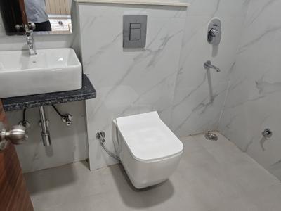 Bathroom Image of 600 Sq.ft 1 RK Builder Floor for rent in Sector 46 Gurgaon for Rs. 26000