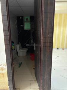 Bathroom Image of 1500 Sq.ft 3 BHK Builder Floor for rent in Saraswati Signature Homes, Noida Extension Greater Noida for Rs. 18000