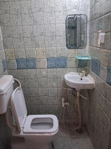 Bathroom Image of 1700 Sq.ft 2 BHK Builder Floor for rent in Haraipur Jaunpur for Rs. 14000