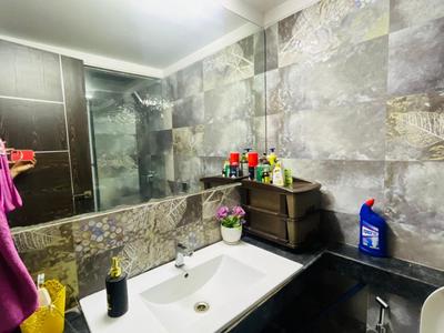Bathroom Image of 1950 Sq.ft 3 BHK Apartment / Flat for rent in Kesar Harmony, Kharghar Navi Mumbai for Rs. 115000