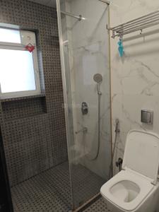 Bathroom Image of 1550 Sq.ft 3 BHK Apartment / Flat for sale in Lokhandwala Complex, Andheri West Mumbai for Rs. 58000000