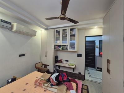 Bedroom Image of 1200 Sq.ft 3 BHK Builder Floor for sale in Ramesh Nagar New Delhi for Rs. 17500000