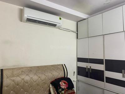 Bedroom Image of 800 Sq.ft 2 BHK Builder Floor for sale in Rajouri Garden New Delhi for Rs. 9000000