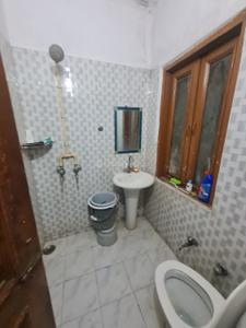 Image of 1420 Sq.ft 1 RK Builder Floor for rent in Model Town, New Delhi for Rs. 21000