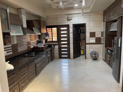 Kitchen Image of 3600 Sq.ft 3.5 BHK Apartment / Flat for rent in Nilkanth Apartment, Nava Naroda Ahmedabad for Rs. 35000