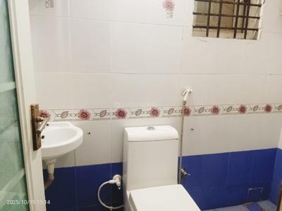 Bathroom Image of 900 Sq.ft 2 BHK Apartment / Flat for rent in Rajendra Nagar Hubli for Rs. 14000