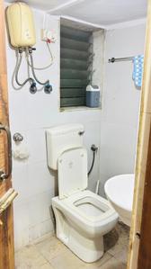 Bathroom Image of SINGH SAHEB FLATMATES  in Andheri West, Mumbai