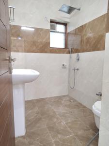 Common Bathroom Image of 1700 Sq.ft 3 BHK Apartment / Flat for sale in DDA D3 and D4 Vasant Kunj, Vasant Kunj New Delhi for Rs. 53000000