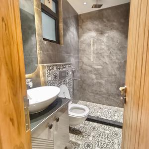 Image of 1000 Sq.ft 2 BHK Builder Floor for sale in Lajpat Nagar, New Delhi for Rs. 25000000