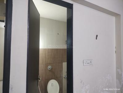 Bathroom Image of 1050 Sq.ft 2 BHK Apartment / Flat for rent in Dreams Nandini, Shewalewadi Pune for Rs. 22000