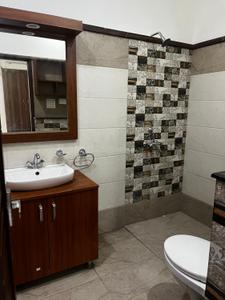 Bathroom Image of 1500 Sq.ft 2 BHK Independent House for rent in Rajpur Road Dehradun for Rs. 33000