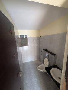 Bathroom Image of 1800 Sq.ft 3 BHK Apartment / Flat for rent in Keshar Apartments, Kampoo Gwalior for Rs. 35500