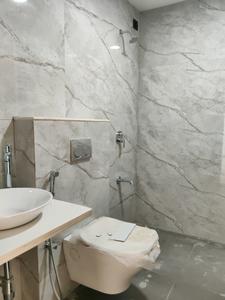 Common Bathroom Image of 650 Sq.ft 1 BHK Apartment / Flat for sale in Larkins 315 Rio B, Thane West Thane for Rs. 11500000