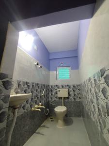 Bathroom Image of 800 Sq.ft 1 BHK Builder Floor for rent in Bharathidasan Nagar Hosur for Rs. 15000
