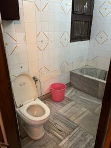 Bathroom Image of 1200 Sq.ft 2 BHK Builder Floor for rent in Hauz Khas New Delhi for Rs. 75000