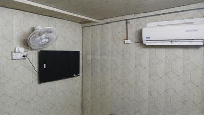 Bathroom Image of 600 Sq.ft 1 BHK Builder Floor for rent in Madhu Vihar New Delhi for Rs. 17000