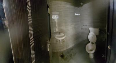 Bathroom Image of 500 Sq.ft 1 BHK Builder Floor for sale in Sudarshan Park New Delhi for Rs. 2500000