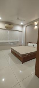 Bedroom Image of 2600 Sq.ft 3 BHK Apartment / Flat for rent in Science City Ahmedabad for Rs. 80000