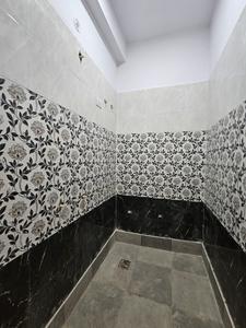 Bathroom Image of 900 Sq.ft 3 BHK Apartment / Flat for sale in Govindpuram Ghaziabad for Rs. 3750000