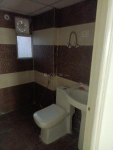 Bathroom Image of 1060 Sq.ft 2 BHK Apartment / Flat for rent in Migsun Twiinz, Eta II Greater Noida for Rs. 24000