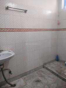 Bathroom Image of 1250 Sq.ft 2 BHK Builder Floor for rent in Civil Lines Gurgaon for Rs. 25000