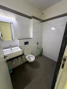 Bathroom Image of 620 Sq.ft 2 BHK Apartment / Flat for rent in Rustomjee Azziano, Thane West Thane for Rs. 44000