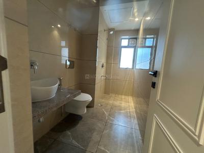 Bathroom Image of 1970 Sq.ft 3 BHK Apartment / Flat for sale in Ballygunge Kolkata for Rs. 30000000