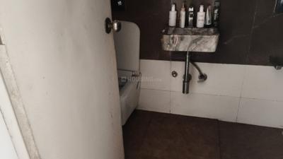 Image of 950 Sq.ft 2 BHK Apartment / Flat for rent in Mohini Castle, Khar West, Mumbai for Rs. 130000