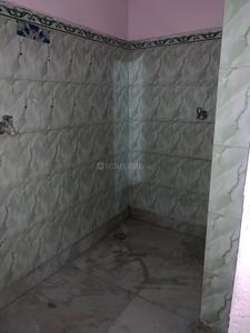 Bathroom Image of 900 Sq.ft 3 BHK Builder Floor for rent in Jwalapur Haridwar for Rs. 11200
