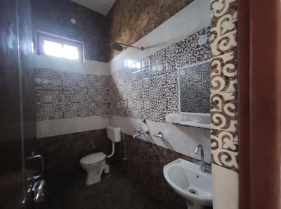 Bathroom Image of 530 Sq.ft 1 BHK Builder Floor for rent in Guru Nanak Nagar Jammu for Rs. 9500