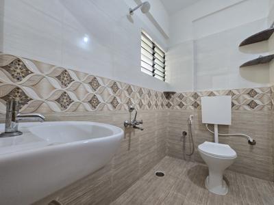 Bathroom Image of 1000 Sq.ft 1 BHK Apartment / Flat for rent in Indira Nagar Bengaluru for Rs. 40000
