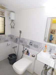 Bathroom Image of 1100 Sq.ft 3 BHK Apartment / Flat for sale in Andheri West Mumbai for Rs. 45000000
