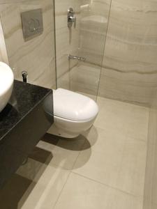 Common Bathroom Image of 3800 Sq.ft 4 BHK Apartment / Flat for sale in V Raheja New Lite, Santacruz West Mumbai for Rs. 155000000