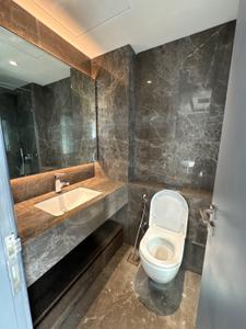 Bathroom Image of 2000 Sq.ft 4 BHK Apartment / Flat for sale in Lodha Trump Tower, Lower Parel Mumbai for Rs. 140000000